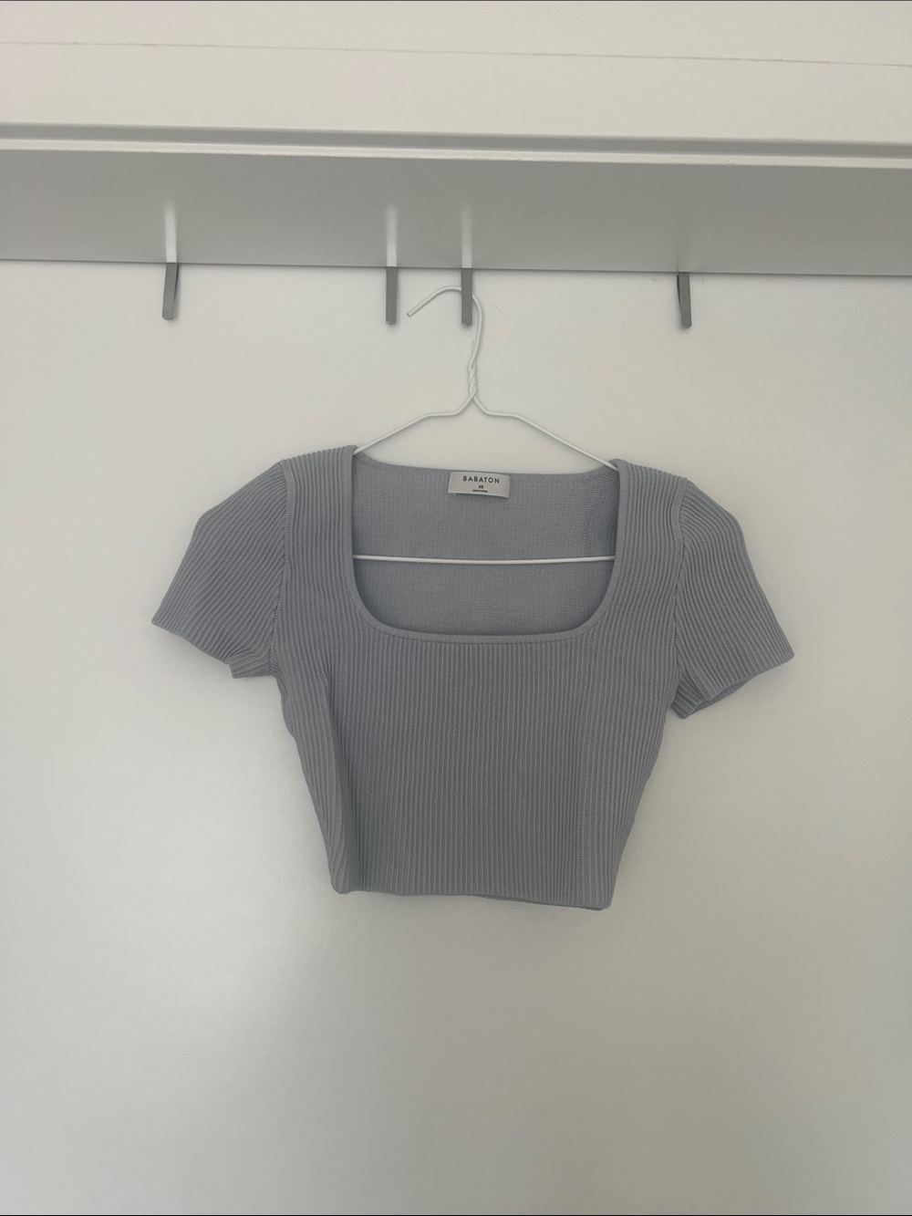 Babaton Ribbed Square-Neck Crop Top in Light Gray